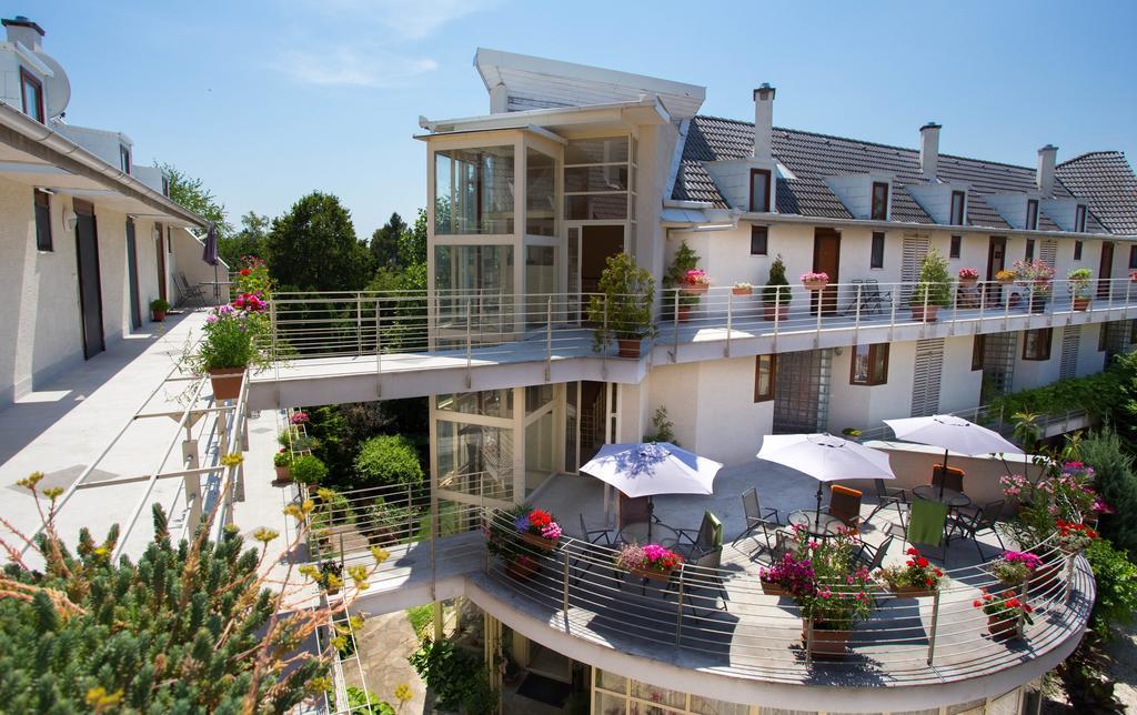 Feng Shui Wellness Apartmanhaz Heviz Exterior photo
